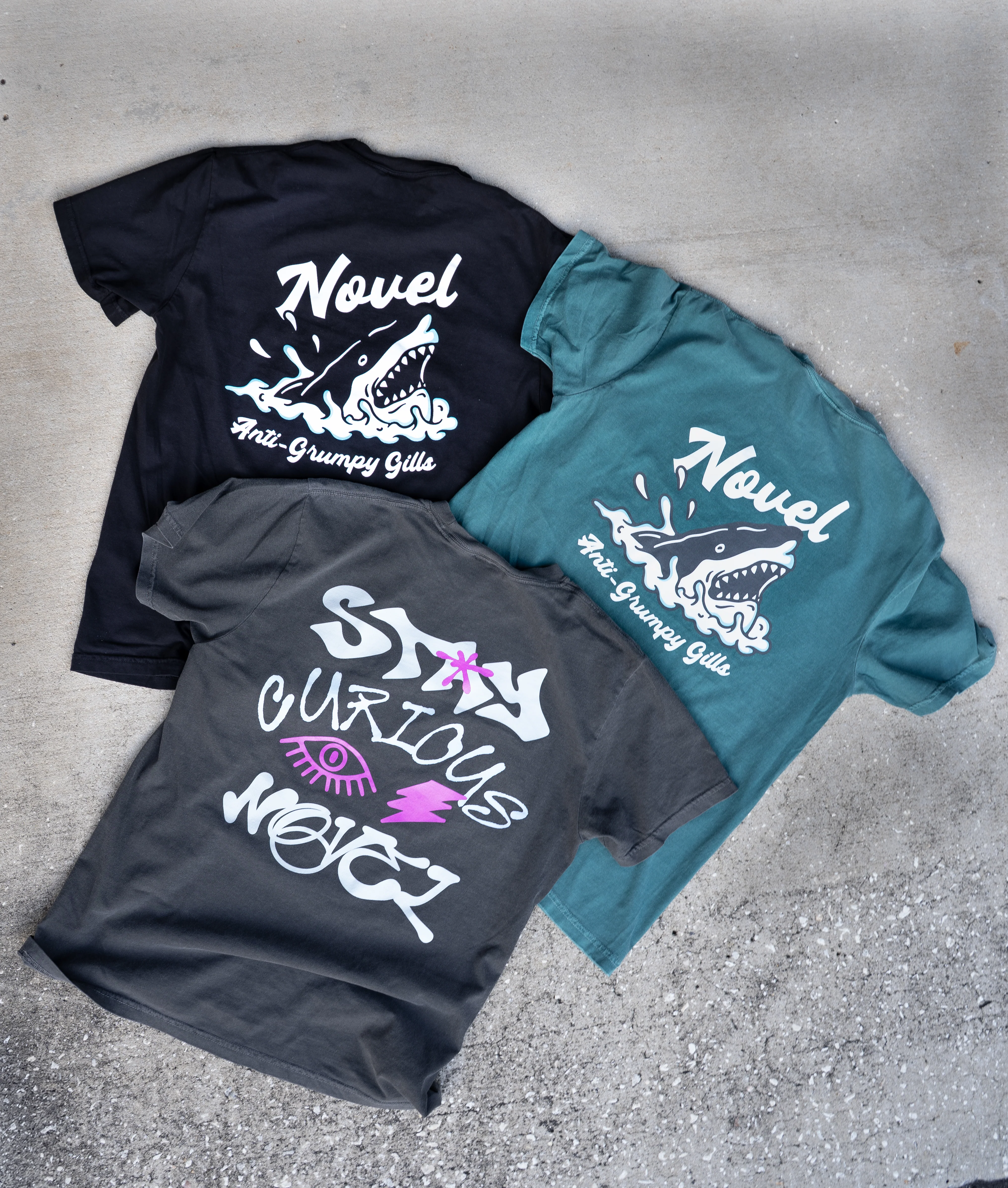 Stay Curious Tee - Pepper - Image 3